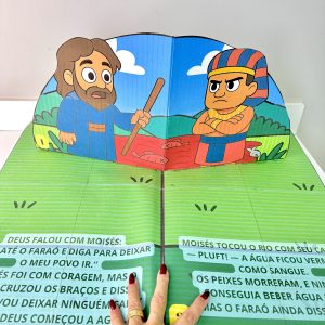 📖✨ Livro Gigante 3D: As 10 Pragas do Egito