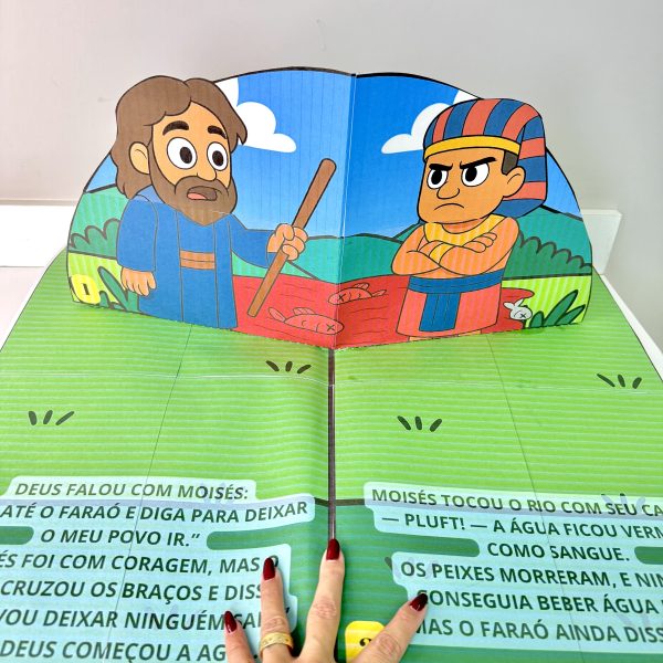 📖✨ Livro Gigante 3D: As 10 Pragas do Egito