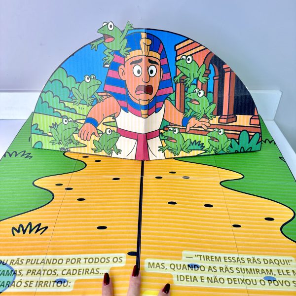 📖✨ Livro Gigante 3D: As 10 Pragas do Egito - Imagem 4