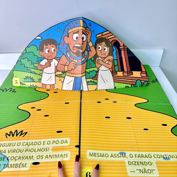 📖✨ Livro Gigante 3D: As 10 Pragas do Egito - Imagem 6