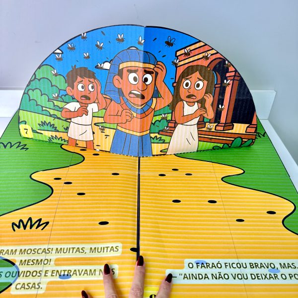 📖✨ Livro Gigante 3D: As 10 Pragas do Egito - Imagem 5
