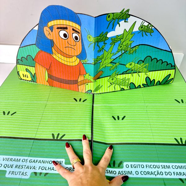 📖✨ Livro Gigante 3D: As 10 Pragas do Egito - Imagem 10
