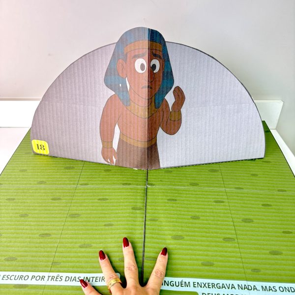 📖✨ Livro Gigante 3D: As 10 Pragas do Egito - Imagem 11