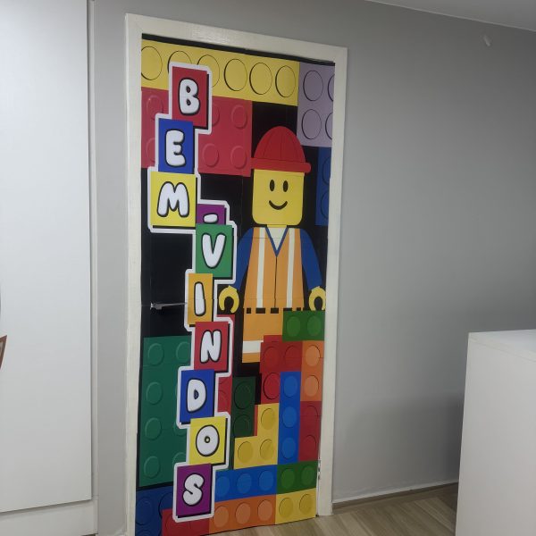 BEM-VINDOS Porta decorada com bloquinhos de criatividade! - Imagem 5